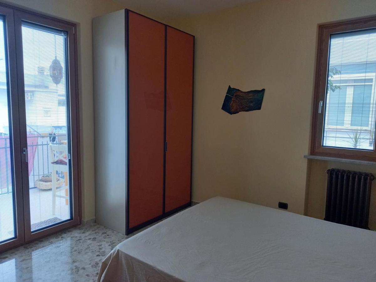 Confortevole Бари Екстериор снимка